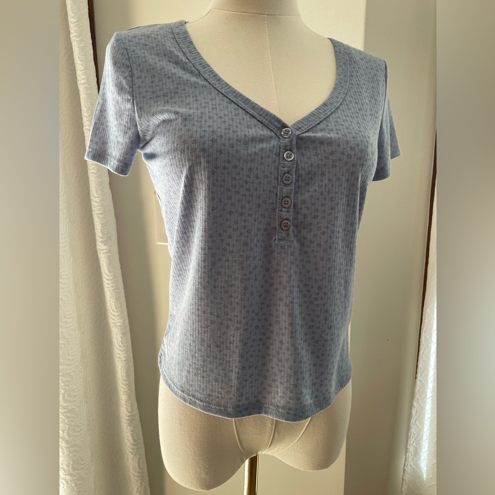 Pink Rose Light Blue Ditzy Floral Short Sleeve Top Medium NWT - Picture 4 of 8